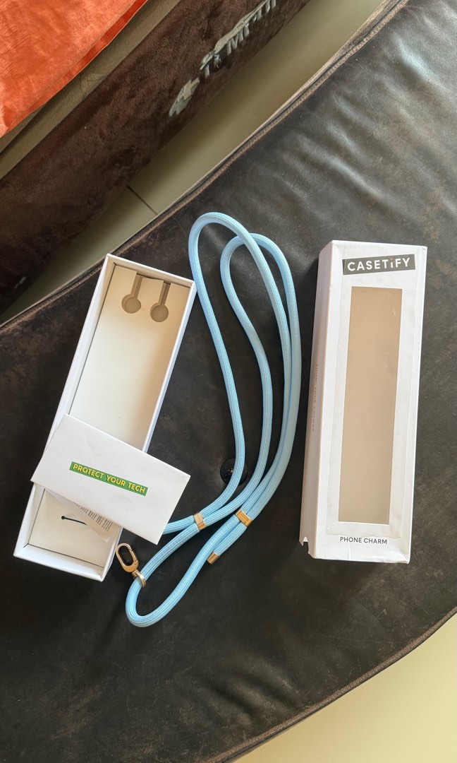 Blue String Castify Casetify body strap blue gold new, Telepon Seluler & Tablet, Aksesoris ...