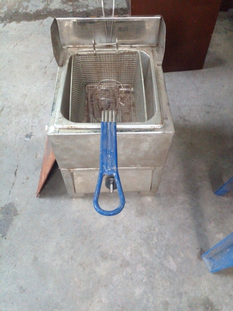 DEEPFRYER FOR SALE (Category: Other Kitchenware & Tableware) located in Quezon City. Submitted by madelrivera (Listing ID 1390429249, Image 1). Description: DEEP FRYER FOR SALE 500 LOCATION CARLOS EXTENSION SAN BARTOLOME NOVA QC.