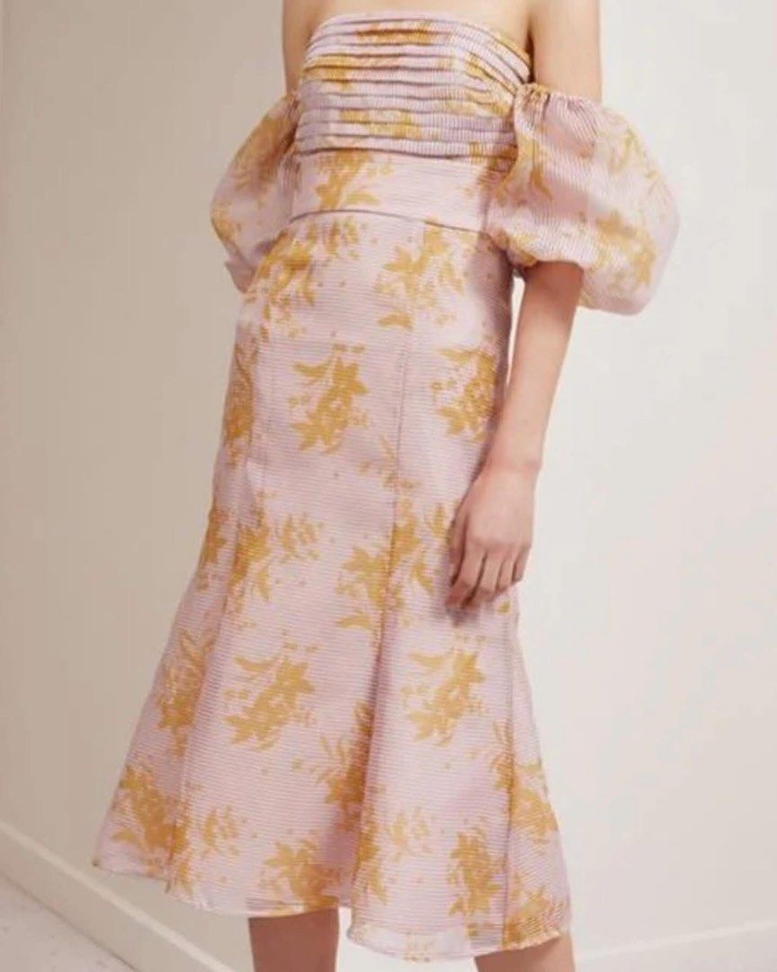 Dress (Category: Dresses) located in Magsingal. Submitted by classychix (Listing ID 1390464414, Image 3). Description: Brand new Small to med.
