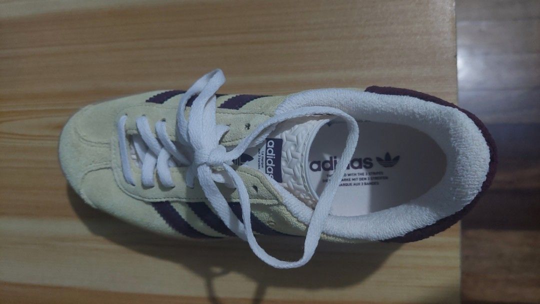 Gazelle Bold (Category: Sneakers) located in Quezon City. Submitted by beachstuff (Listing ID 1390590233, Image 2). Description: too big for me.
