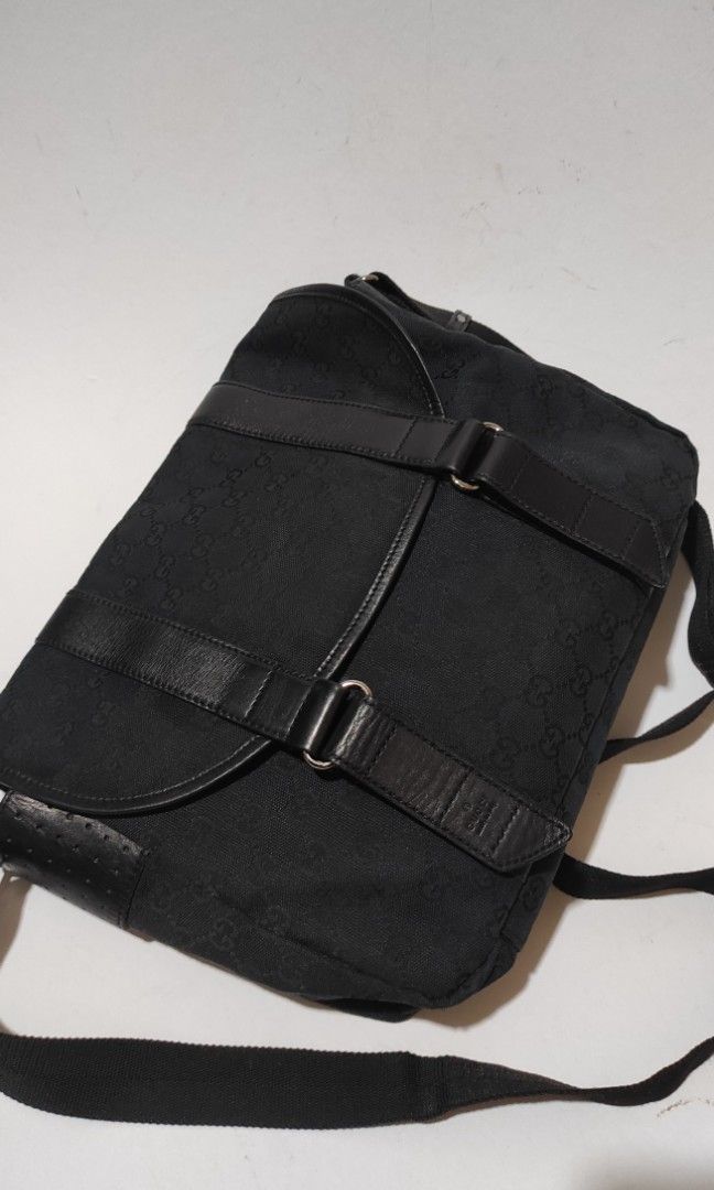Gucci Mens messenger bag (medium size) (Category: Luxury Bags & Wallets) located in Manila. Submitted by luxxxxxxxx.x (Listing ID 1390540571, Image 2). Description: excellent condition what you see is what you get guaranteed authentic pasay city location.
