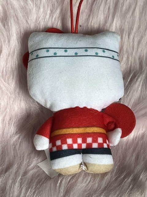 Hello Kitty Plush Charm (Category: Plushies & Soft Toys) located in Bocaue. Submitted by ekaaam (Listing ID 1390592356, Image 2). Description: WYSIWYG Please manage your expectation as this is already 2nd hand.
