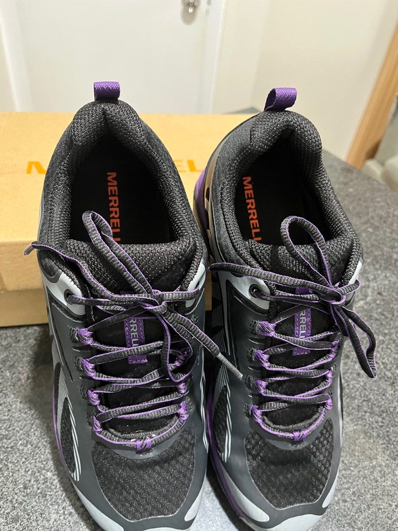 Hiking shoes (Category: Sneakers) located in Manila. Submitted by jaydme (Listing ID 1390511901, Image 3). Description: .