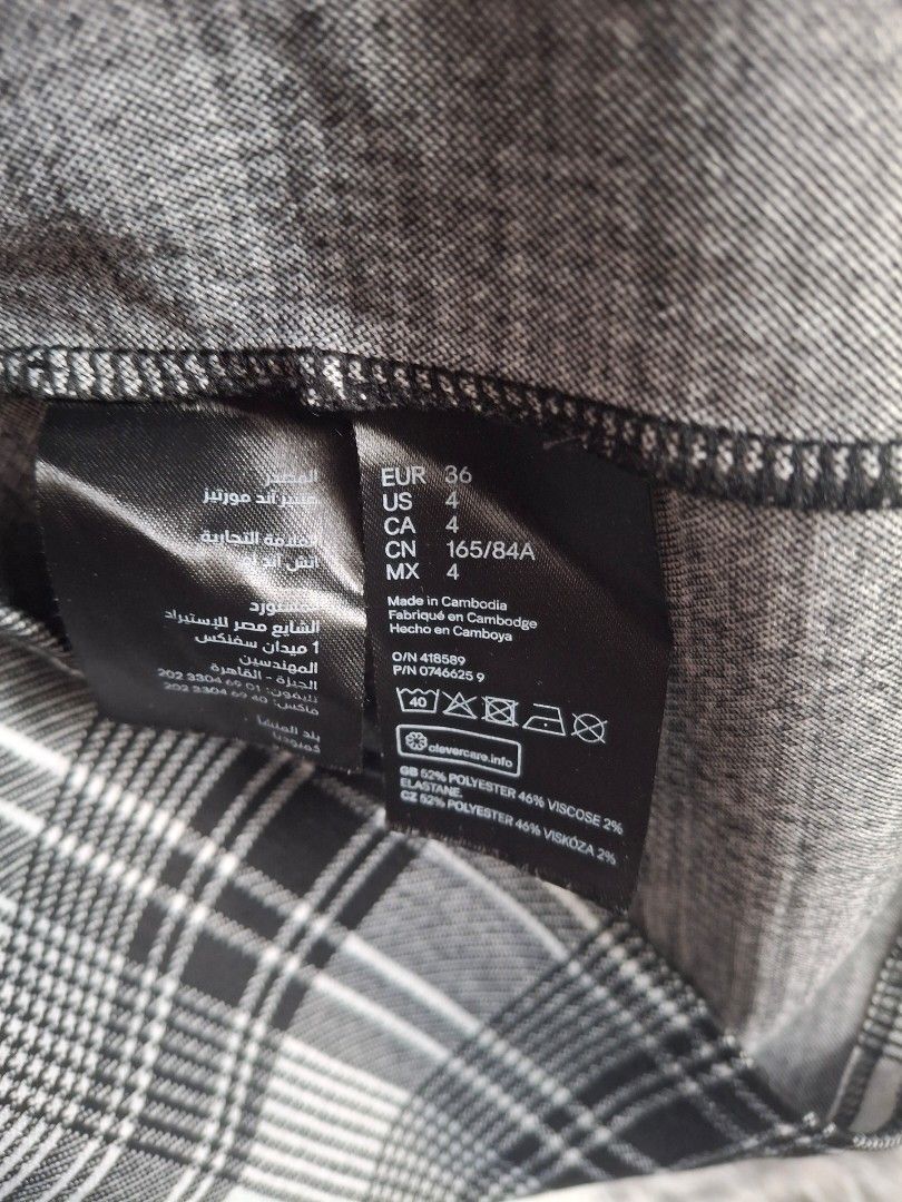 H&M (Category: Dresses) located in Bulacan. Submitted by stacksonracks_ph (Listing ID 1390555953, Image 3). Description: Color: Black & white Length: 31.5 inches Waist: 11.7 inches.