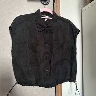 (Category: ) located in . Submitted by clothesz (Listing ID 1390501024, Image 1). Description: .