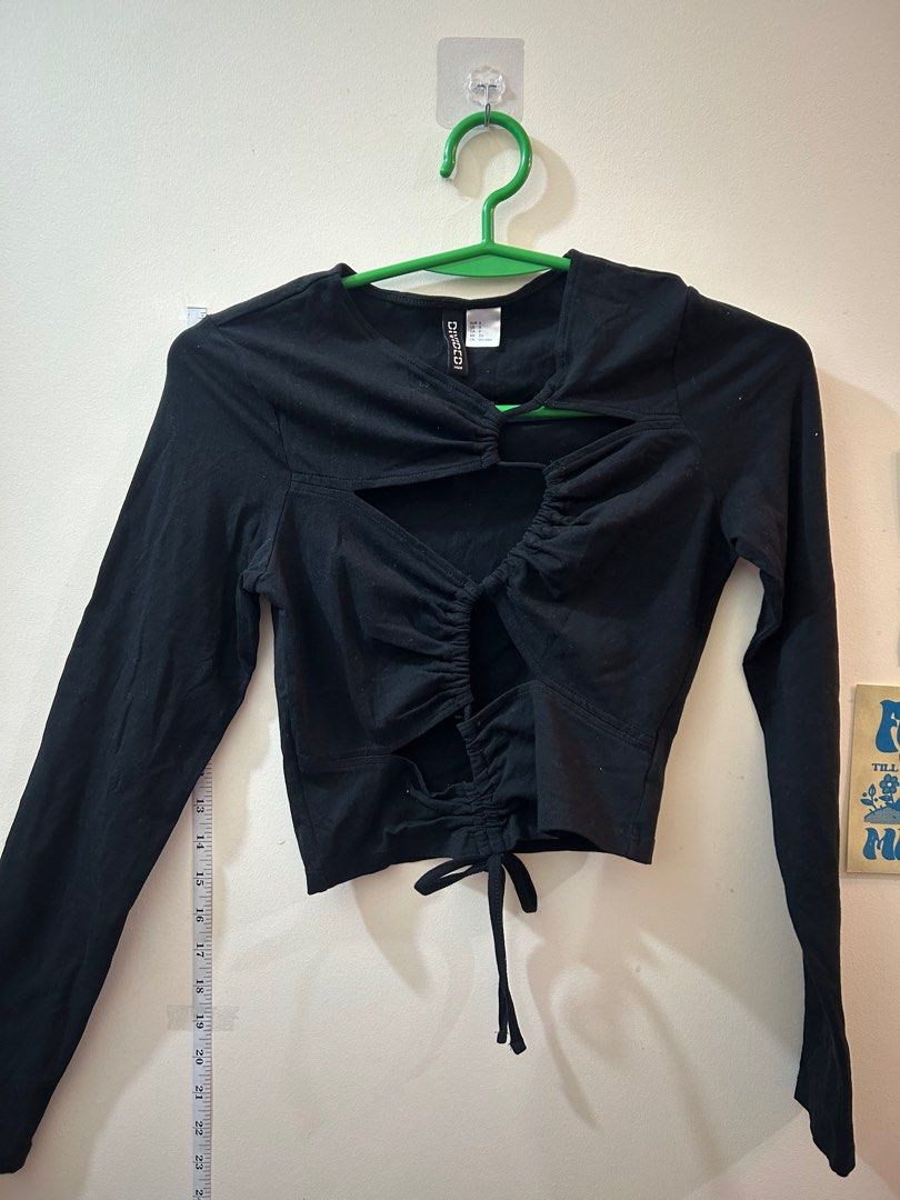 h&m long sleeve top (Category: Longsleeves) located in Pavia. Submitted by declutterwithyna (Listing ID 1390555427, Image 1). Description: PLEASE READ BEFORE MAKING AN OFFER hi, i’m kai! just decluttering my condo. most stuff here is used unless i say otherwise. pls lower expectations since there might be flaws i didn’t notice (they’ve just been sitting around in my condo). selling them here to give them a new home :) h&m long sleeve top used a c