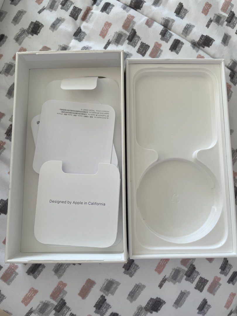 Iphone 15 box only (Category: iPhone 15 Series) located in Macabebe. Submitted by karen_ocampo (Listing ID 1390481236, Image 2). Description: with scratch.