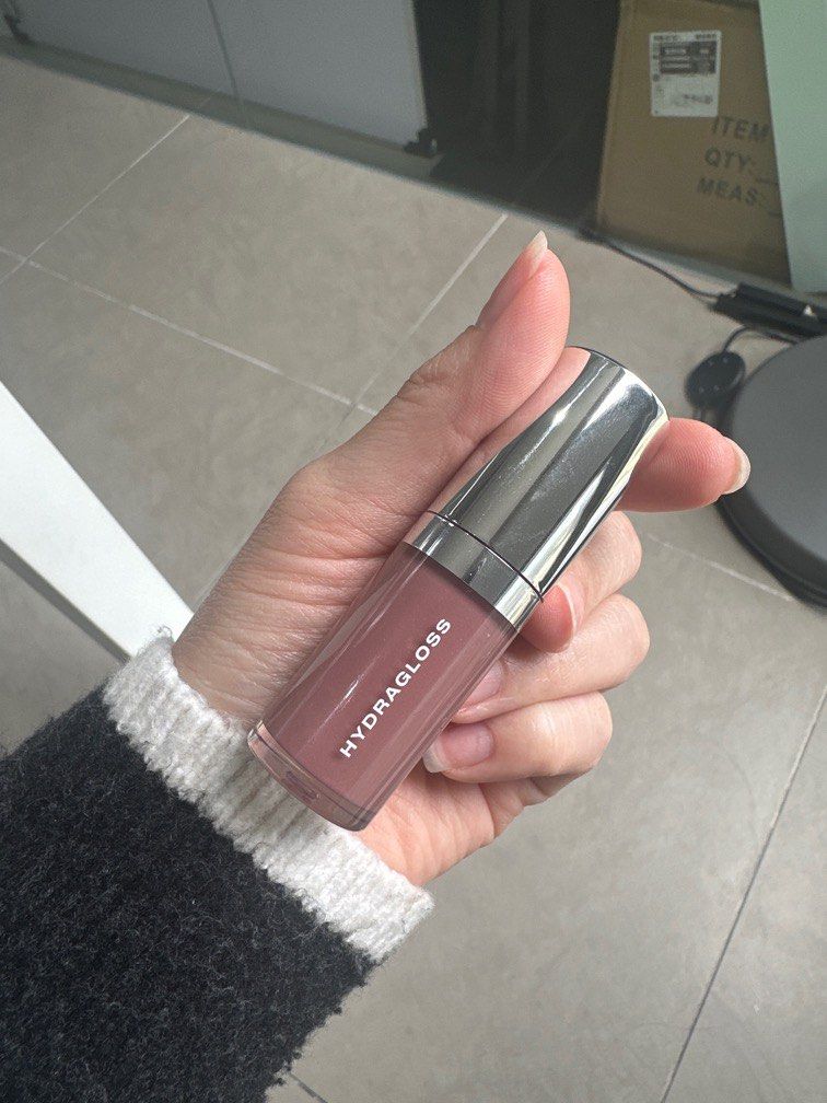 Issy Hydragloss Cowgirl (Category: Makeup) located in Quezon City. Submitted by patbrandeditems (Listing ID 1390445924, Image 1). Description: .