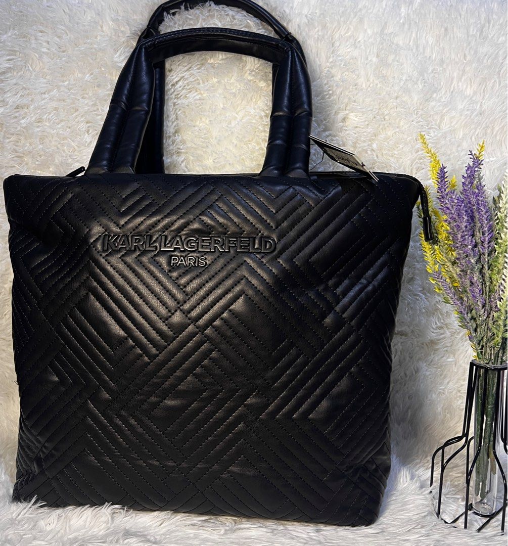 Karl Lagerfeld Tote Bag Xl (Category: Tote Bags) located in Tarlac. Submitted by lassyjackie (Listing ID 1390423170, Image 3). Description: ON HAND | BRAND NEW | AUTHENTIC From Canada 🇨🇦🍁 Negotiable Price Mode Of Payment: gcash or bpi Mode Of Delivery: lbc or jnt.