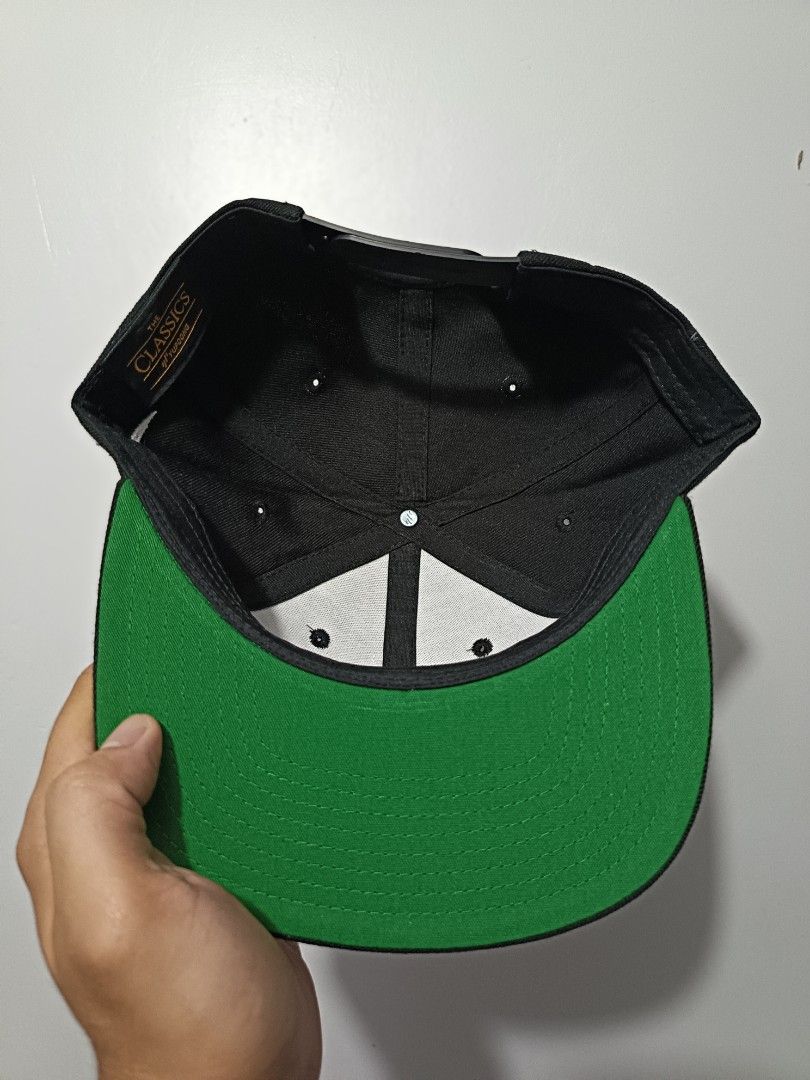 LA DODGERS x ALPINESTAR HAT YUPOONG HAT (Category: Caps & Hats) located in Quezon City. Submitted by Hatlits (Listing ID 1390500556, Image 3). Description: LA DODGERS x ALPINESTAR HAT YUPOONG HAT 1250 PESOS ONLY.