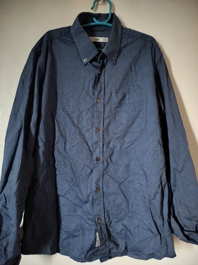 Mango Men's Oxford Shirt Small (Category: Formal Shirts) located in Manila. Submitted by bookman23 (Listing ID 1390422395, Image 1). Description: Mango Men's Oxford Shirt Small Shipping: JnT/Lalamove Location: Makati.