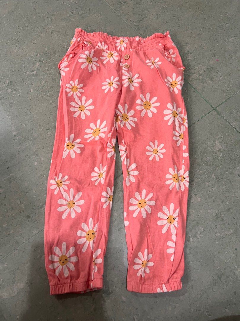 M&S floral leggings (Category: Babies & Kids Fashion) located in Imus. Submitted by labella.mnl (Listing ID 1390501217, Image 1). Description: No flaws Like new.