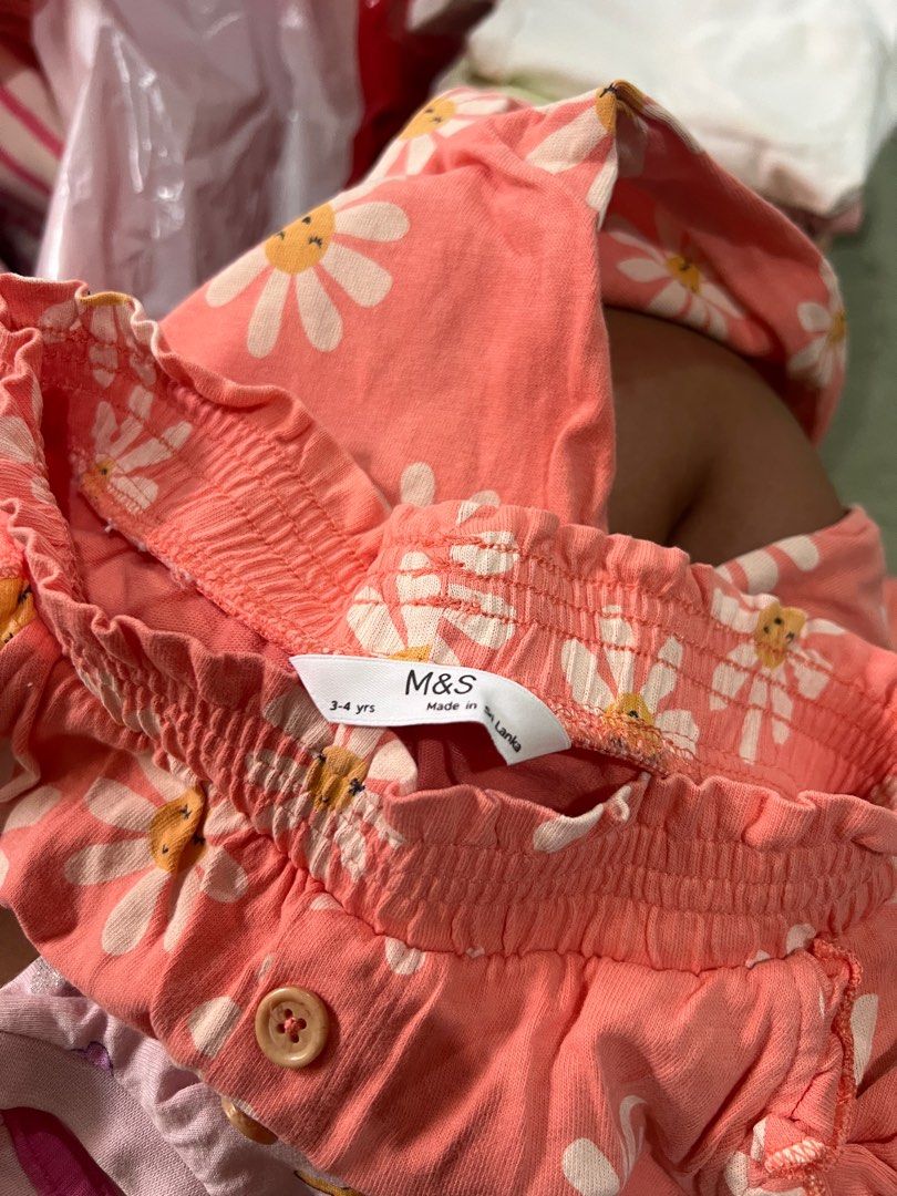 M&S floral leggings (Category: Babies & Kids Fashion) located in Imus. Submitted by labella.mnl (Listing ID 1390501217, Image 2). Description: No flaws Like new.