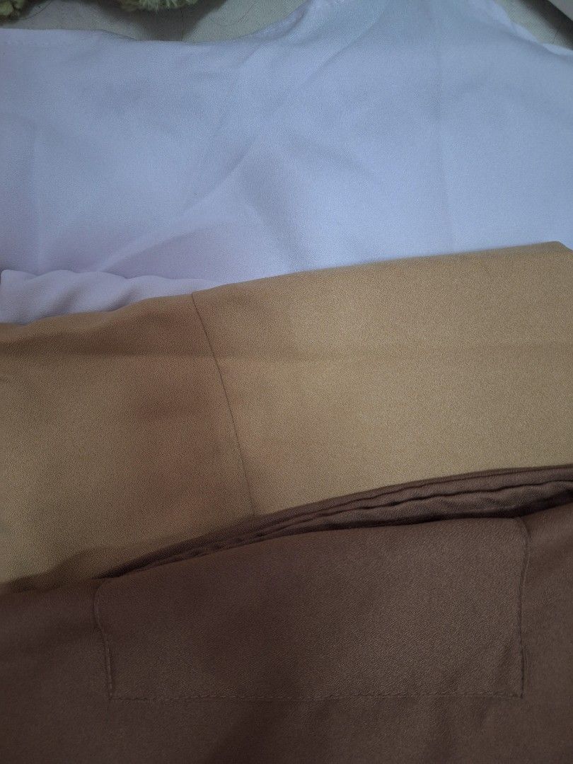 mulan basic set (Category: Baju Kurung & sets) located in Cheras. Submitted by flawffleee (Listing ID 1390529382, Image 2). Description: fits s-l size used for umrah have 3 colours available: chocolate sand beige white pm for more.