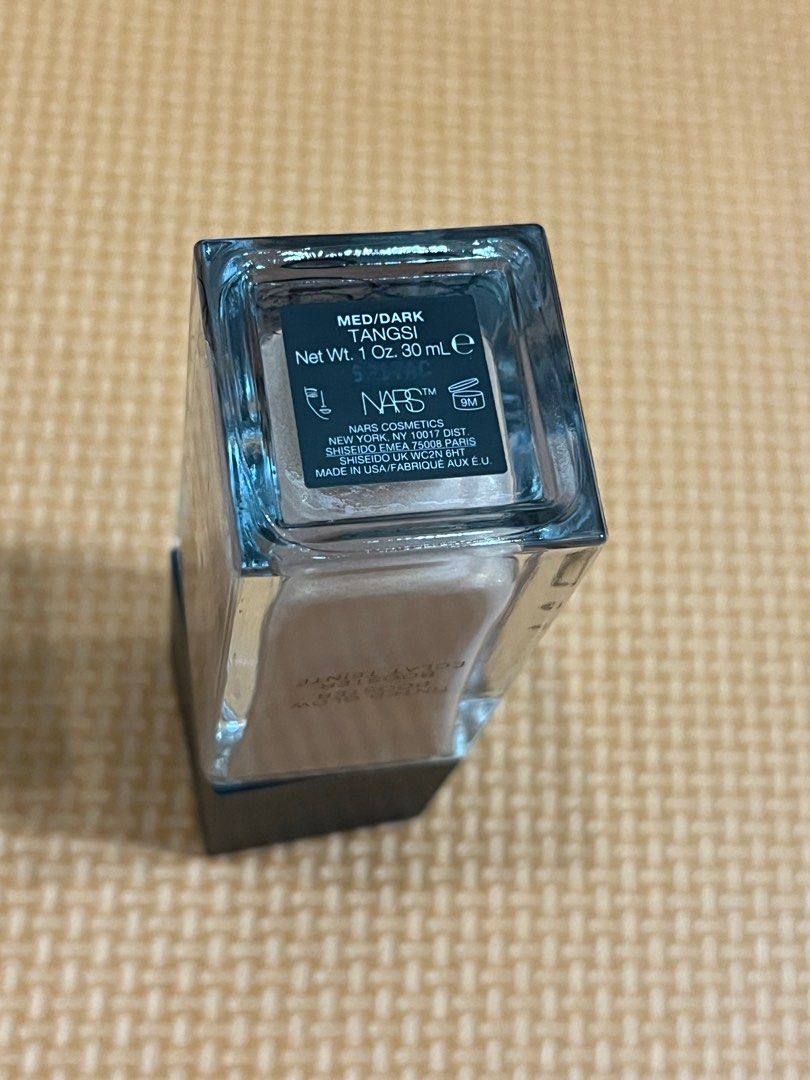 NARS TINTED GLOW BOOSTER (Category: Makeup) located in Manila. Submitted by luxeclassyshop (Listing ID 1390460322, Image 2). Description: NARS TINTED GLOW BOOSTER No box Fullsize 30ml Shade: MEDUIM/DARK .