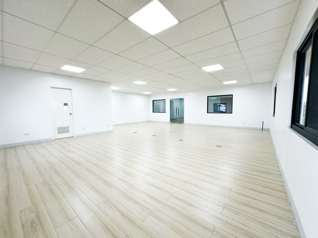 (Category: ) located in . Submitted by mchua.listings (Listing ID 1390480878, Image 1). Description: .