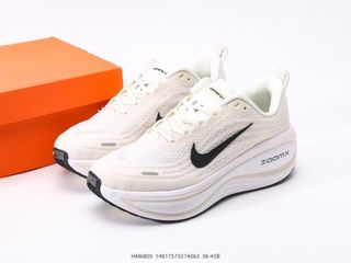 (Category: ) located in . Submitted by outlet_sneakers_shop (Listing ID 1390538428, Image 1). Description: .