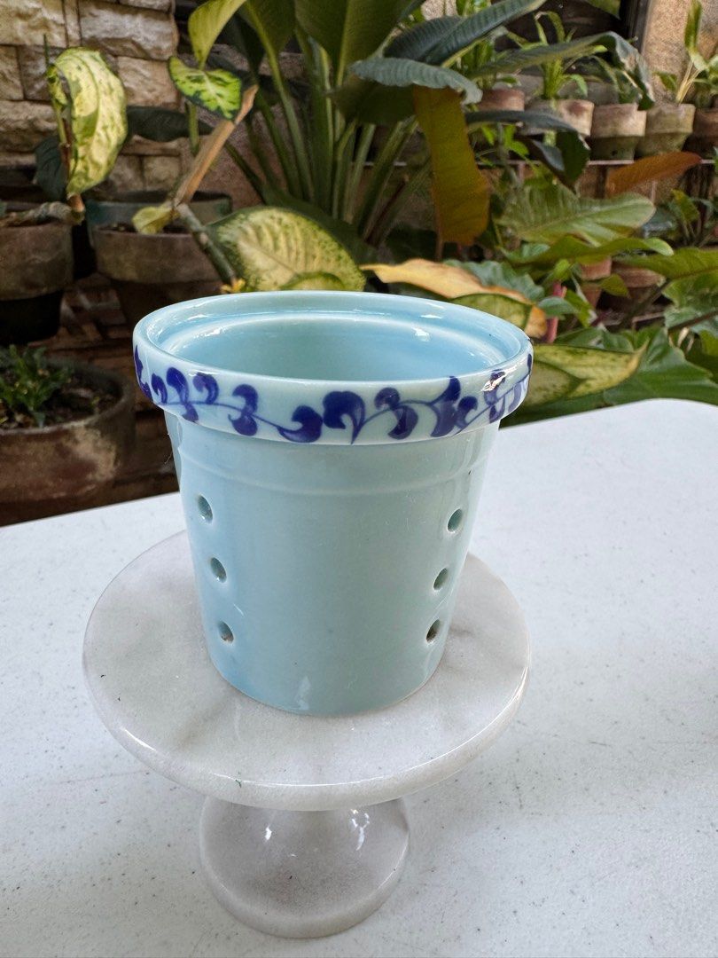 One piece blue porcelain tea strainer (Category: Coffee & Tea Tableware) located in Davao. Submitted by parteawares2 (Listing ID 1390421960, Image 3). Description: One piece tea strainer in blue .