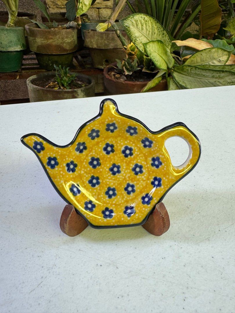 One piece polish pottery tea rest (Category: Coffee & Tea Tableware) located in Davao. Submitted by parteawares2 (Listing ID 1390435616, Image 2). Description: One piece tea rest polish pottery .