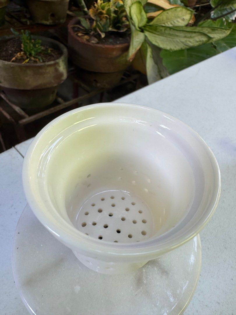 One piece porcelain tea strainer (Category: Coffee & Tea Tableware) located in Davao. Submitted by parteawares2 (Listing ID 1390423471, Image 2). Description: One piece porcelain tea strainer , bone china made in Japan . Perfect for your teapots which doesn’t have any strainer for your loose leaves .