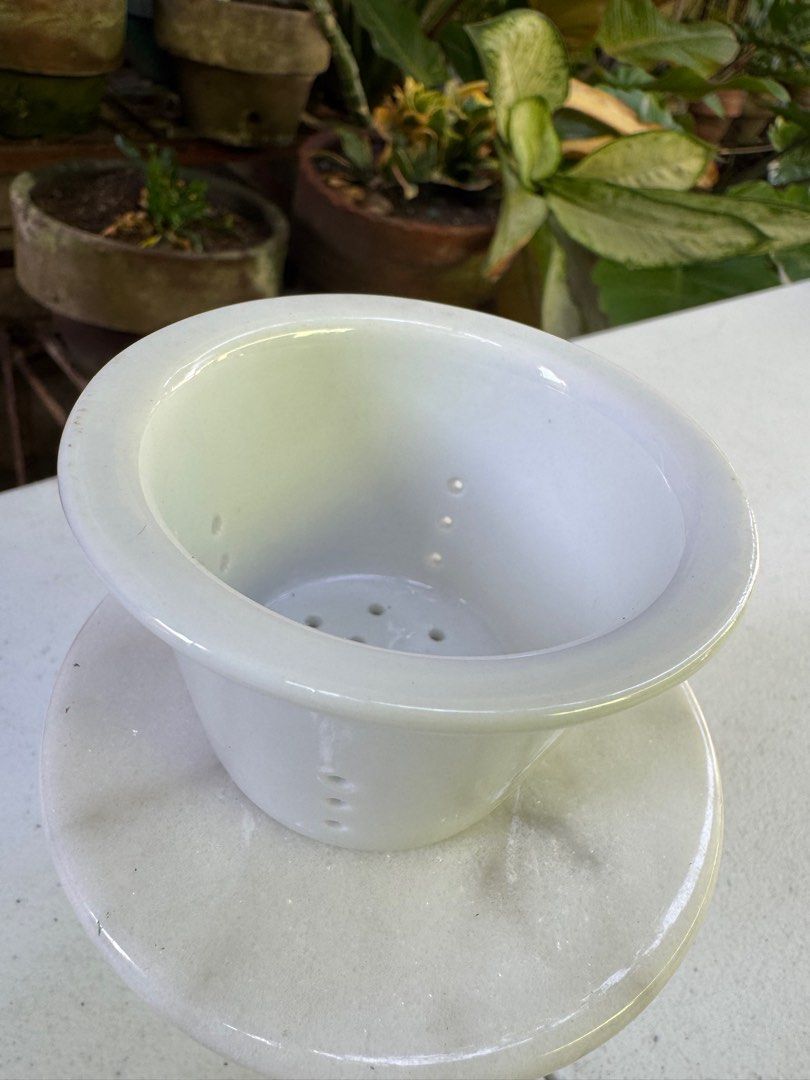 One piece porcelain tea strainer for teapot (Category: Coffee & Tea Tableware) located in Davao. Submitted by parteawares2 (Listing ID 1390423670, Image 2). Description: One piece porcelain tea strainer made in Japan perfect for your loose leaves tea .
