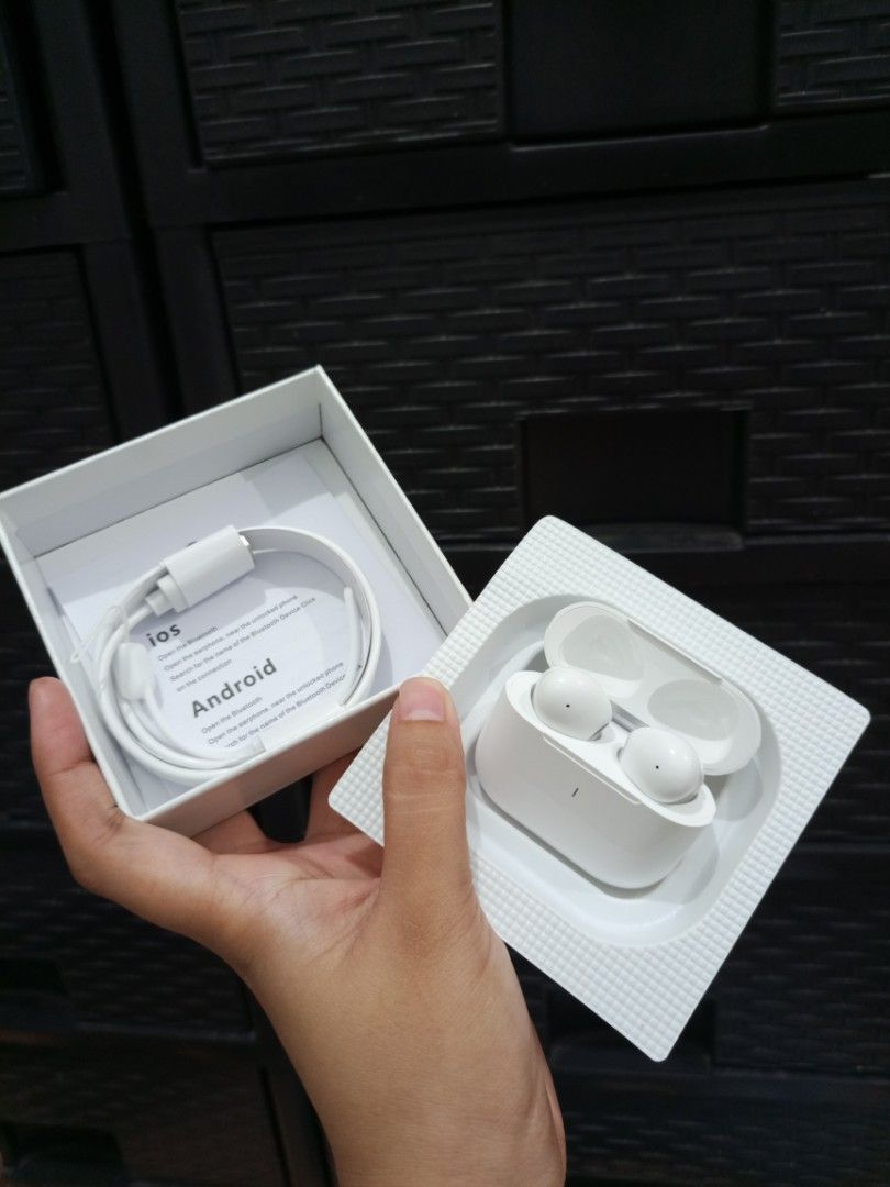 Original GOOJODOQ EARPODS (Category: Earphones) located in Quezon City. Submitted by ajonlinesh55809 (Listing ID 1390555613, Image 3). Description: ORIGINAL GOOJODOQ EARBUDS 399 only GOOD QUALITY BRAND NEW LONG BATTERY LIFE AVAILABLE ONHAND SAME DAY DELIVERY COD✅.