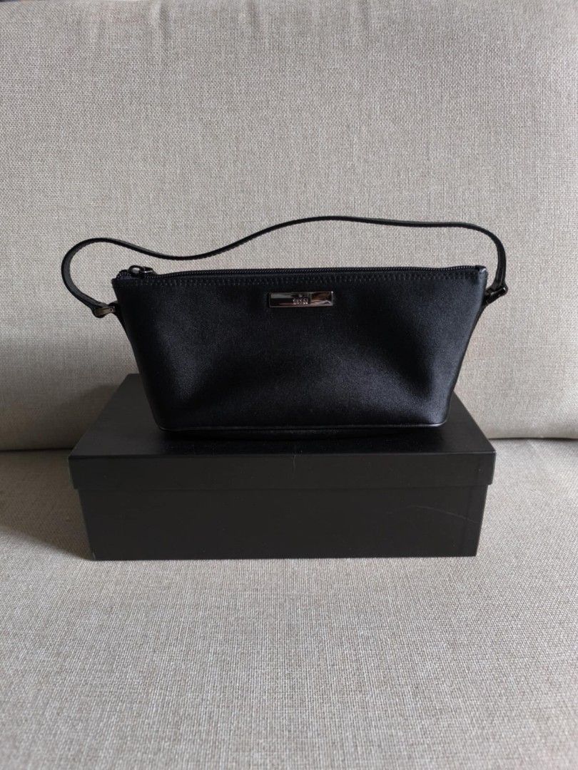 Original Gucci (Category: Luxury Bags & Wallets) located in Marikina City. Submitted by mattiah0235059 (Listing ID 1390585097, Image 1). Description: .