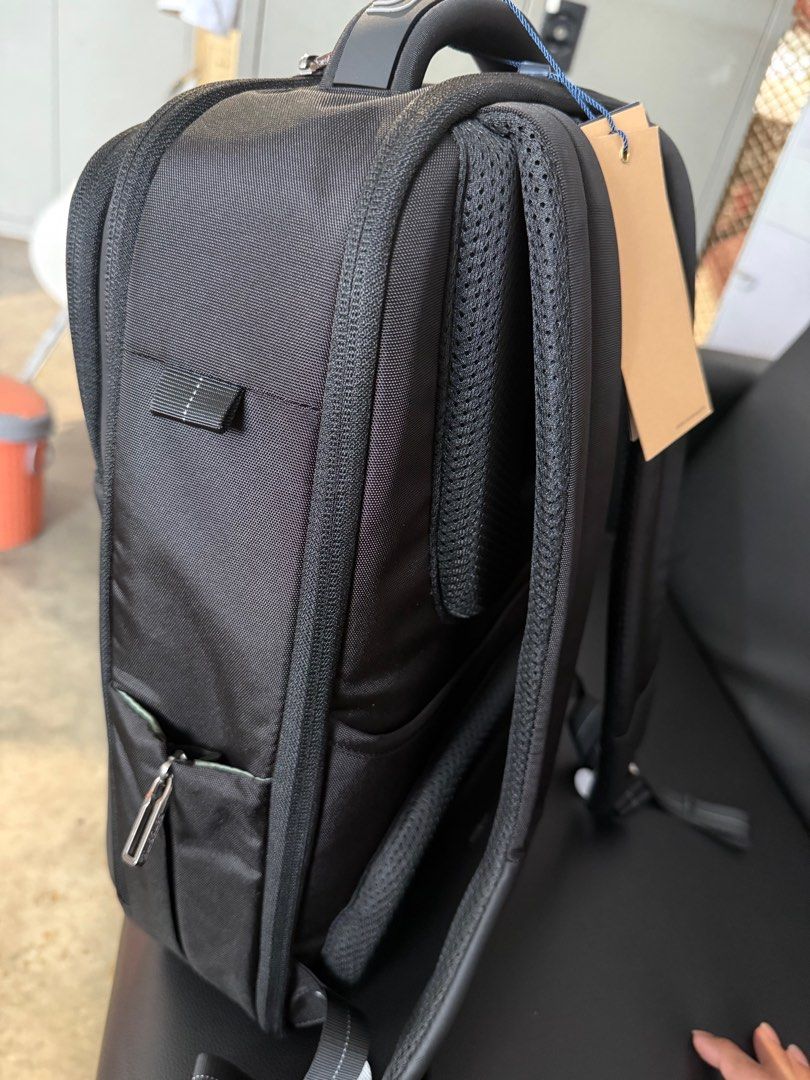 Samsonite Backpack (Category: Backpacks) located in Singapore. Submitted by random_sells123 (Listing ID 1390490447, Image 3). Description: Selling off this samsonite laptop bag that I got as a gift, I dont fancy laptop bags, fast deal $90, dm me.
