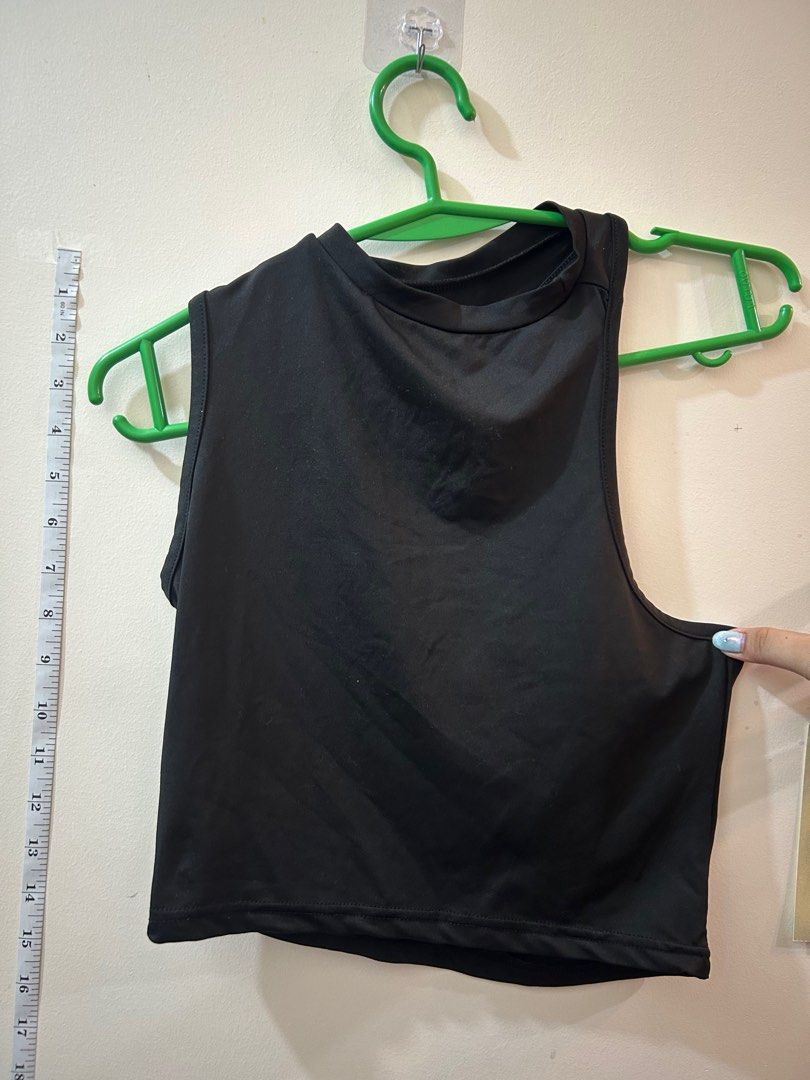sleeveless top (Category: Sleeveless) located in Pavia. Submitted by declutterwithyna (Listing ID 1390551627, Image 2). Description: PLEASE READ BEFORE MAKING AN OFFER hi, i’m kai! just decluttering my condo. most stuff here is used unless i say otherwise. pls lower expectations since there might be flaws i didn’t notice (they’ve just been sitting around in my condo). selling them here to give them a new home :) sleeveless top used a couple of ti