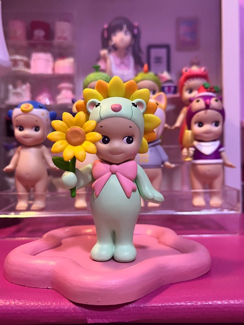 Sonny Angel Flower Gift (Category: Designer & Blind Box Toys) located in Manila. Submitted by kawaiipotchh (Listing ID 1390582620, Image 1). Description: Sonny Angel Rbnf 🚚shipping via Lalamove or J&T (shipping fee at the buyer’s expense. ) 💸Payment is via Gcash. 📍Located in Manila .