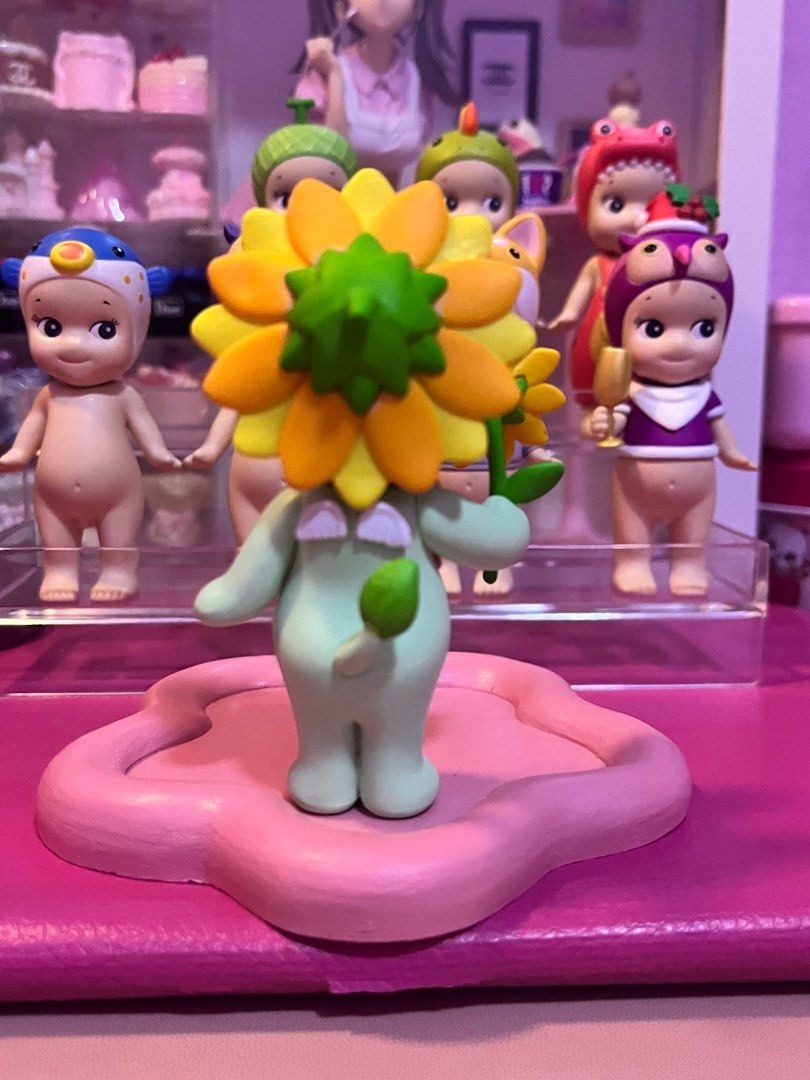 Sonny Angel Flower Gift (Category: Designer & Blind Box Toys) located in Manila. Submitted by kawaiipotchh (Listing ID 1390582620, Image 2). Description: Sonny Angel Rbnf 🚚shipping via Lalamove or J&T (shipping fee at the buyer’s expense. ) 💸Payment is via Gcash. 📍Located in Manila .
