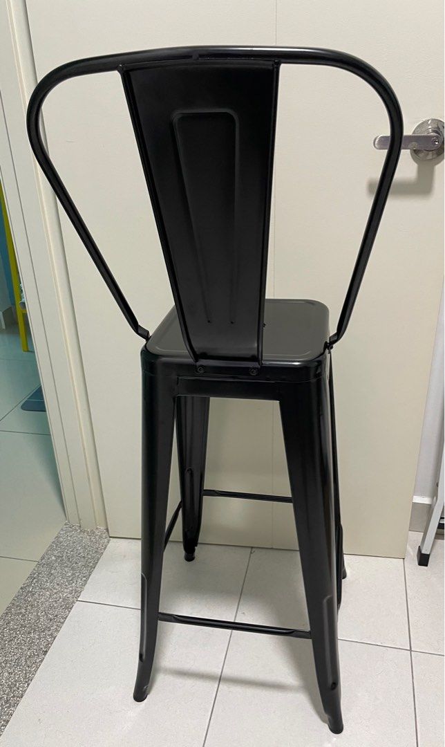 Stools (Category: Chairs) located in Georgetown. Submitted by hylow28 (Listing ID 1390454137, Image 3). Description: Steel Stool to let go. COD only. Black Colour Height to seat 76cm Height to back rest 116cm Size of seat 31cm x 31cm.