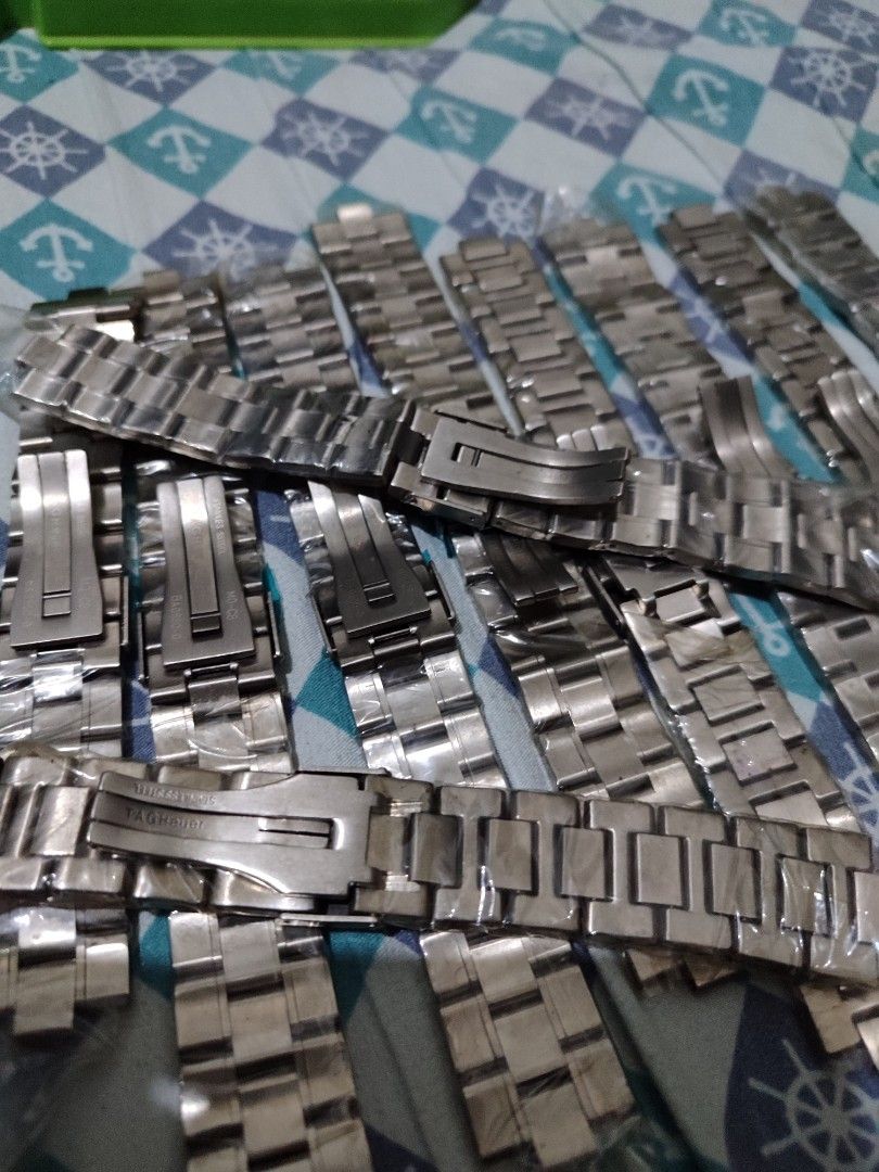 Tag Heuer Steel Strap 10 pcs Take (Category: Luxury Watches) located in Pasig City. Submitted by blinkeys.finds (Listing ID 1390535813, Image 1). Description: Take All 3,000 10 pcs all Brandnew Premium Quality.