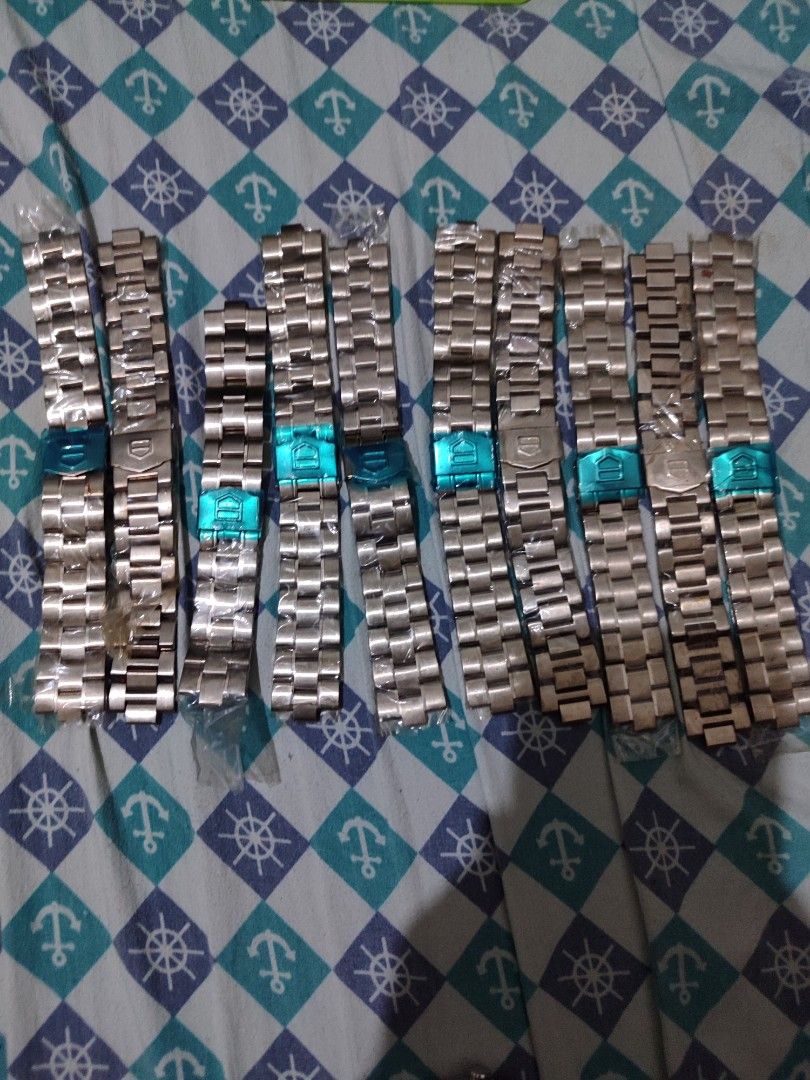 Tag Heuer Steel Strap 10 pcs Take (Category: Luxury Watches) located in Pasig City. Submitted by blinkeys.finds (Listing ID 1390535813, Image 2). Description: Take All 3,000 10 pcs all Brandnew Premium Quality.