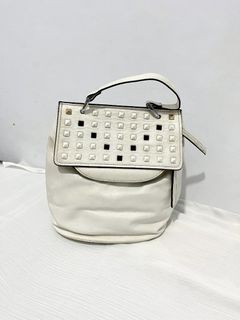 (Kategori: ) berada di . Dikirim oleh cerylll (ID iklan 1390425161, Gambar 1). Deskripsi: .