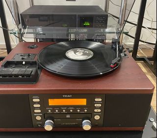 (Category: ) located in . Submitted by absolute_sound_preowned (Listing ID 1390516970, Image 1). Description: .