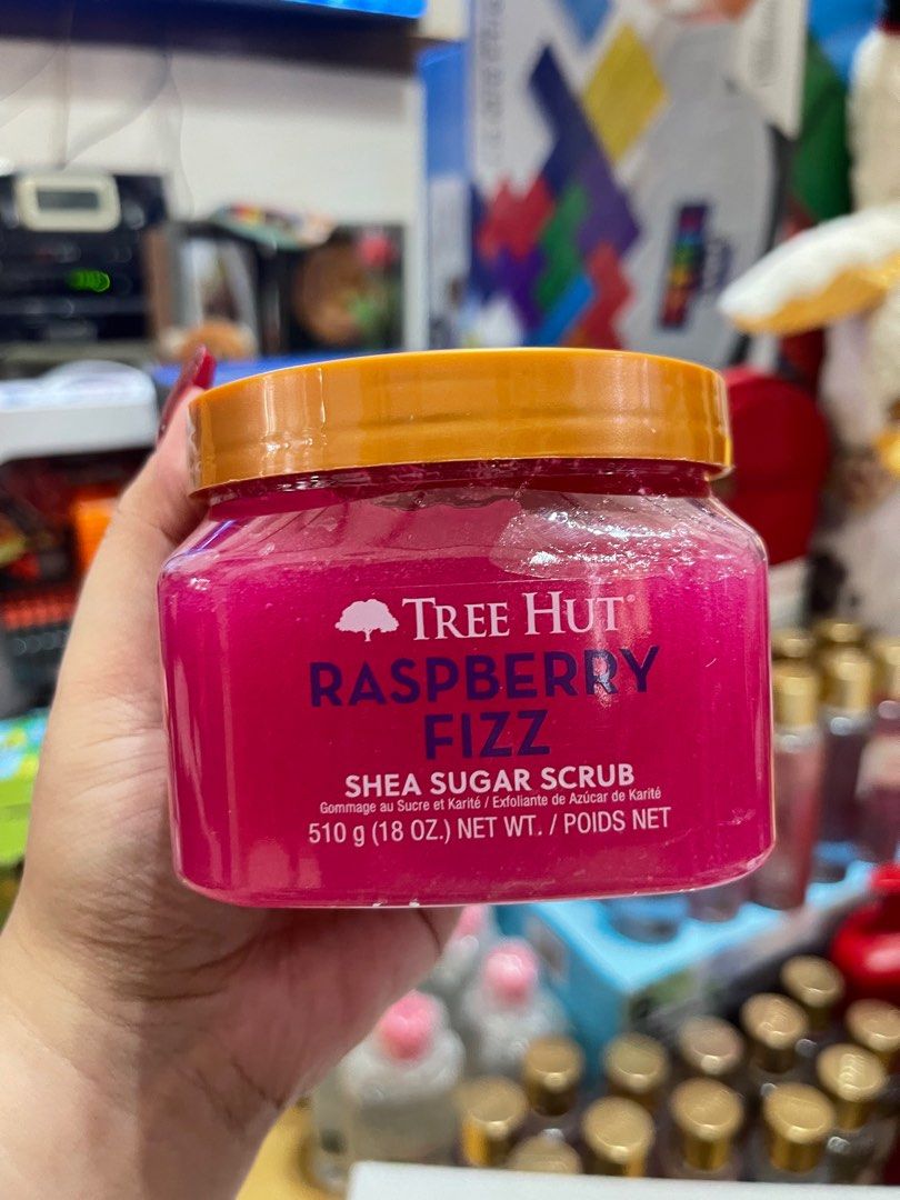Tree Hut Shea Sugar Scrub (Category: Bath) located in Cavite. Submitted by xoxomhai (Listing ID 1390419213, Image 1). Description: ✨ On Hand For Sale ✨ Tree Hut Shea Sugar Scrub – ₱1,150 each 💖 📌 Specs/Details: • 100% Authentic Tree Hut • Net Weight: 510 g / 18 oz • Infused with Shea Butter + Natural Oils for deep hydration • Gently exfoliates & removes dead skin cells • Leaves skin soft, smooth & glowing ✨ • Smells soooo good – a spa-like expe