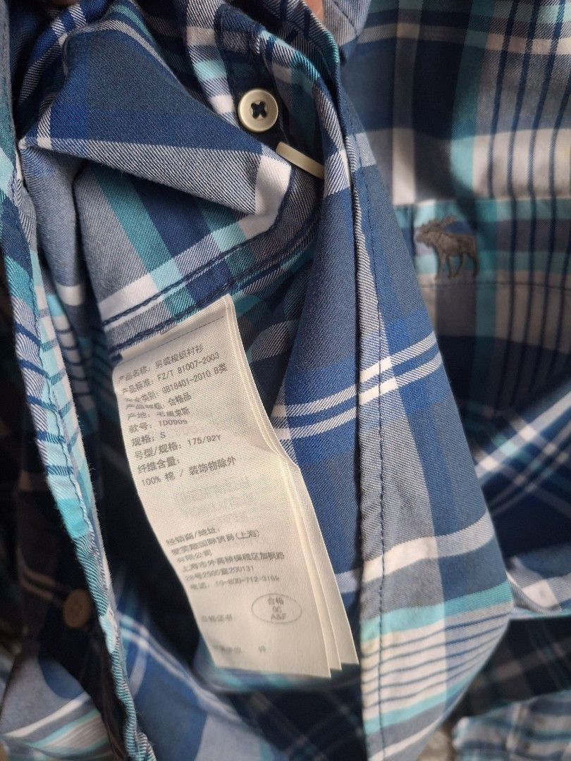 UNISEX (Category: Tshirts & Polo Shirts ) located in Bulacan. Submitted by stacksonracks_ph (Listing ID 1390552789, Image 3). Description: Color: Blue stripe mix color Length: 24.5 inches Width: 21 inches Sleeve length: 27 Made in Mauritius.