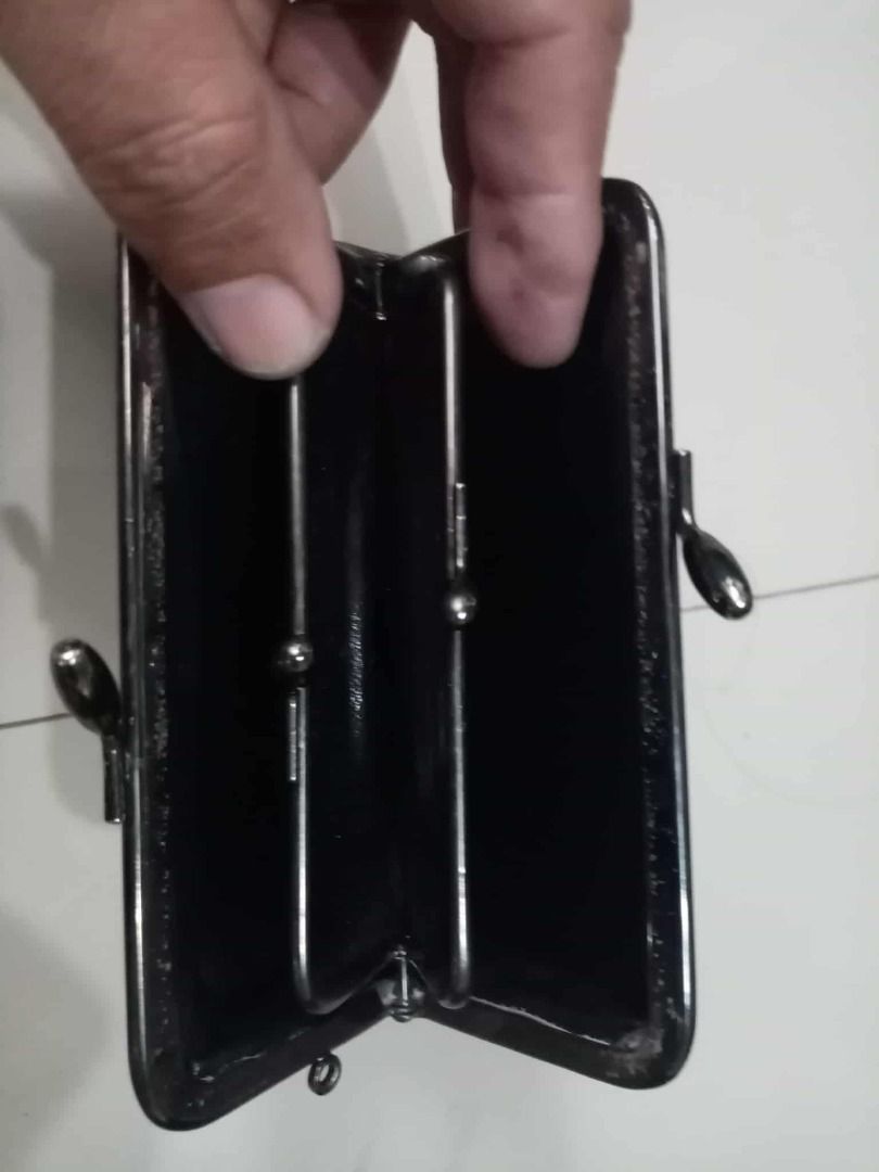 Vintage Crocodile leather large coin purse mint condition Php700. (Category: Wallets & Card holders) located in Manila. Submitted by houseofcut11763 (Listing ID 1390423952, Image 3). Description: Vintage Crocodile leather large coin purse; mint condition Php700..