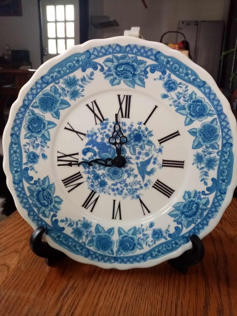 Vintage Hoya ceramic plate transistor wall clock good working condition Php1,400. (Category: Clocks) located in Manila. Submitted by houseofcut11763 (Listing ID 1390438882, Image 1). Description: Vintage Hoya ceramic plate transistor wall clock good working condition Php1,400..