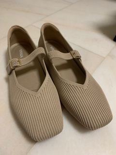 (Category: ) located in . Submitted by valerieloots (Listing ID 1390467865, Image 1). Description: .