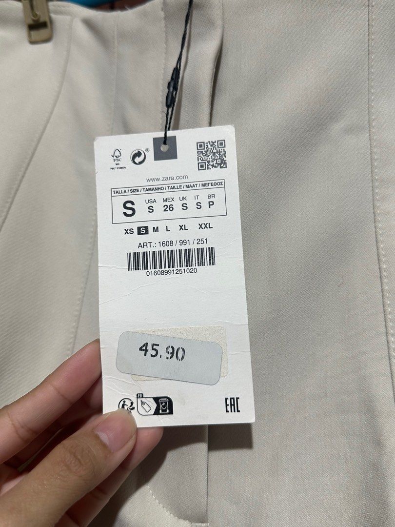 Zara Trousers BNEW (Category: Other Bottoms) located in Manila. Submitted by helpmeedeclutter__ (Listing ID 1390450321, Image 3). Description: Size Small Made in Turkey with tag Last photo: Mika Salamanca wearing the same trouser pants in different color.