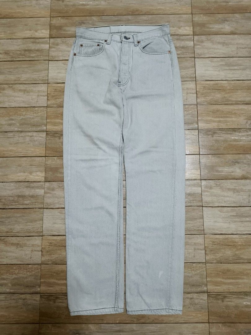 90s Levis 501 vintage jeans (Category: Jeans) located in Siniloan. Submitted by talktotheroses (Listing ID 1395643672, Image 1). Description: • waist 31 length 43 • made in usa • used condition • issue last pic.