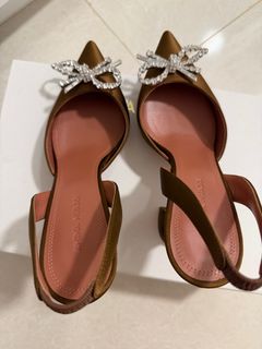 (Category: ) located in . Submitted by helloisme656 (Listing ID 1395725925, Image 1). Description: .