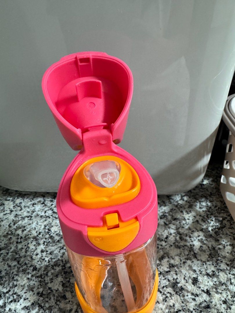 b.box Tritan Bottle 450ml (Category: Weaning & Toddler Feeding) located in Cabanatuan. Submitted by jncrsdnz (Listing ID 1395653172, Image 3). Description: - b.box Tritan bottle - 450ml capacity - Stylish pink and orange color scheme - Includes a convenient straw - Easy-carry handle - Flip-top lid for hygiene.