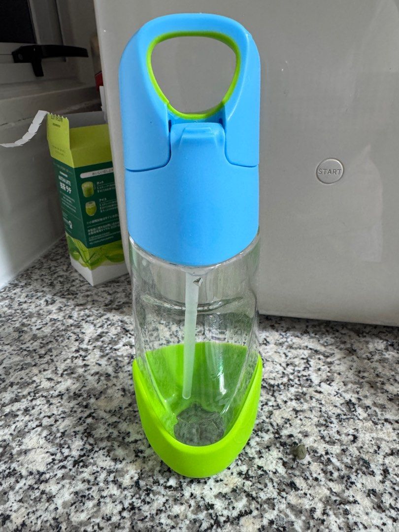 b.box Tritan Bottle 450ml (Category: Water Bottles & Tumblers) located in Cabanatuan. Submitted by jncrsdnz (Listing ID 1395653335, Image 3). Description: - b.box Tritan kids' bottle - Stylish blue and green design - Convenient handle for easy carrying - Includes a straw and flip-top lid - Holds 450ml of liquid - Made from durable materials - Ideal for daily use.