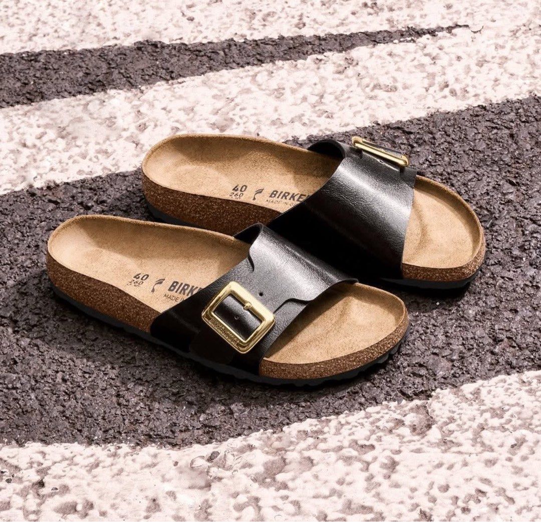 Birkenstock Catalina Bug Buckle Black (Category: Flats & Sandals) located in Muntinlupa City. Submitted by cherryberryshop (Listing ID 1395651031, Image 2). Description: Birkenstock Catalina Big Buckle Black Sizes: 35| 36 | 38 | 39 | 40 regular fit 💯% ORIGINAL! 1,000 downpayment ❗️No cancellation and no change of size❗️ 🏷️6,080 php only 📨 Message us for your orders and inquiries 🙂.