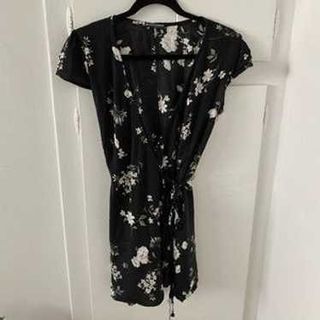 (Category: ) located in . Submitted by pleasebuymythingssss (Listing ID 1395701370, Image 1). Description: .