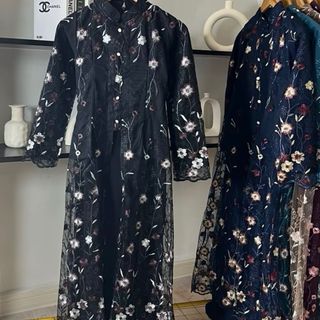 (Category: ) located in . Submitted by rewarewardrobe (Listing ID 1395650435, Image 1). Description: .