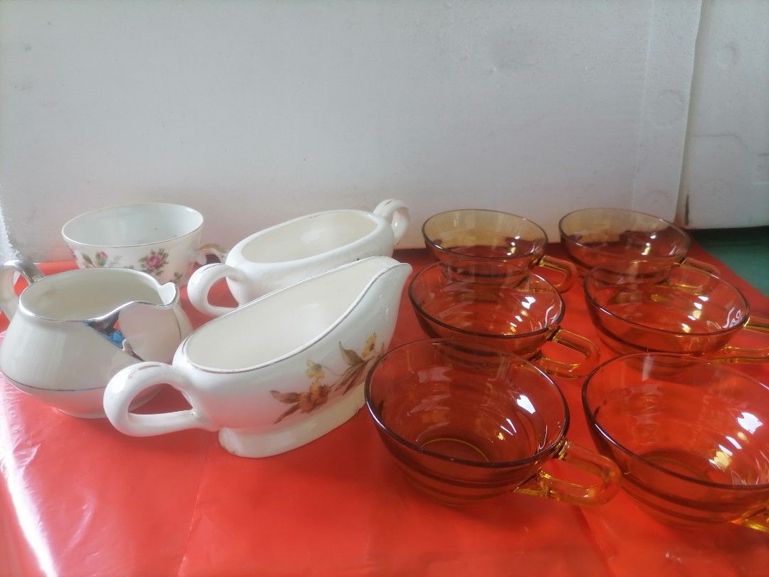 Decluttering Sale (Category: Dinnerware & Cutlery) located in Cabuyao City. Submitted by ariel.serrano (Listing ID 1395730428, Image 2). Description: - Decluttering sale. - Location is Cabuyao laguna - Delivery thru lalamove..